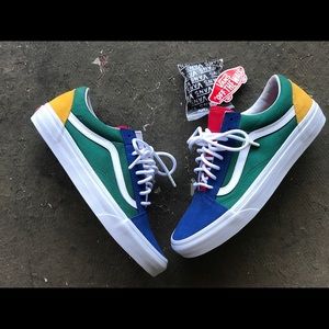 Yacht Club Vans